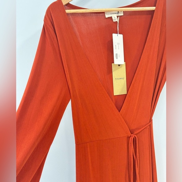 NWT Freeway Elegant Rust Orange Wrap Dress Size Large Boho Deep V Neck - Picture 5 of 8